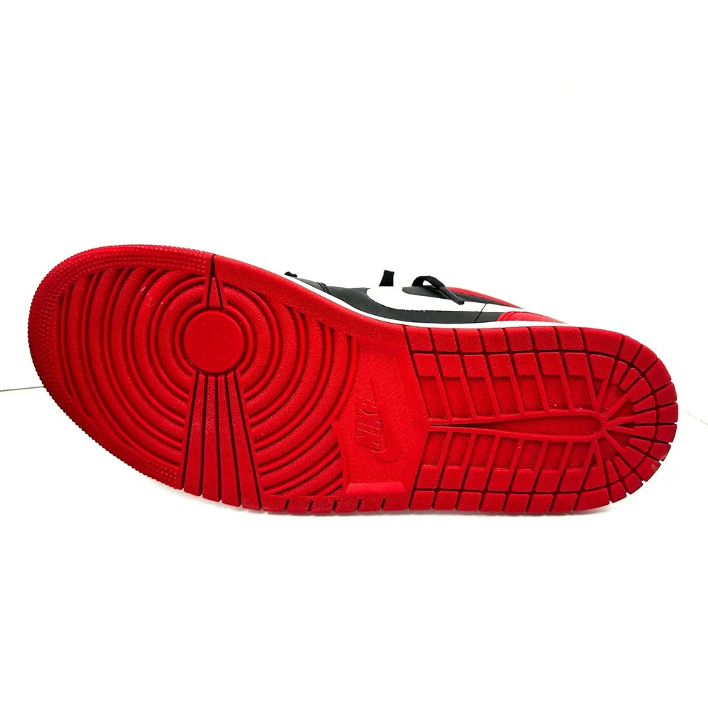 Air Jordan 1 Low Alternate Bred Toe Size 10 Men Sneaker 553558-066 VNDS Tread